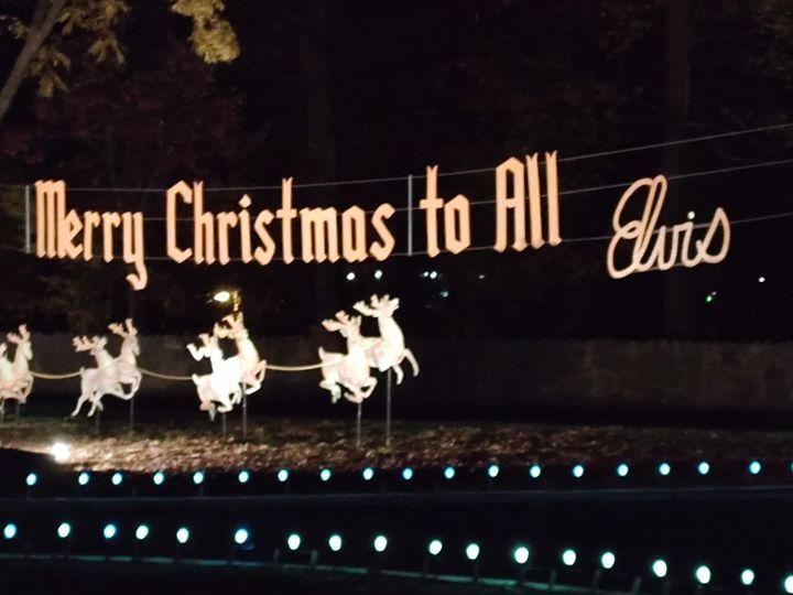 elvis xmas.jpg